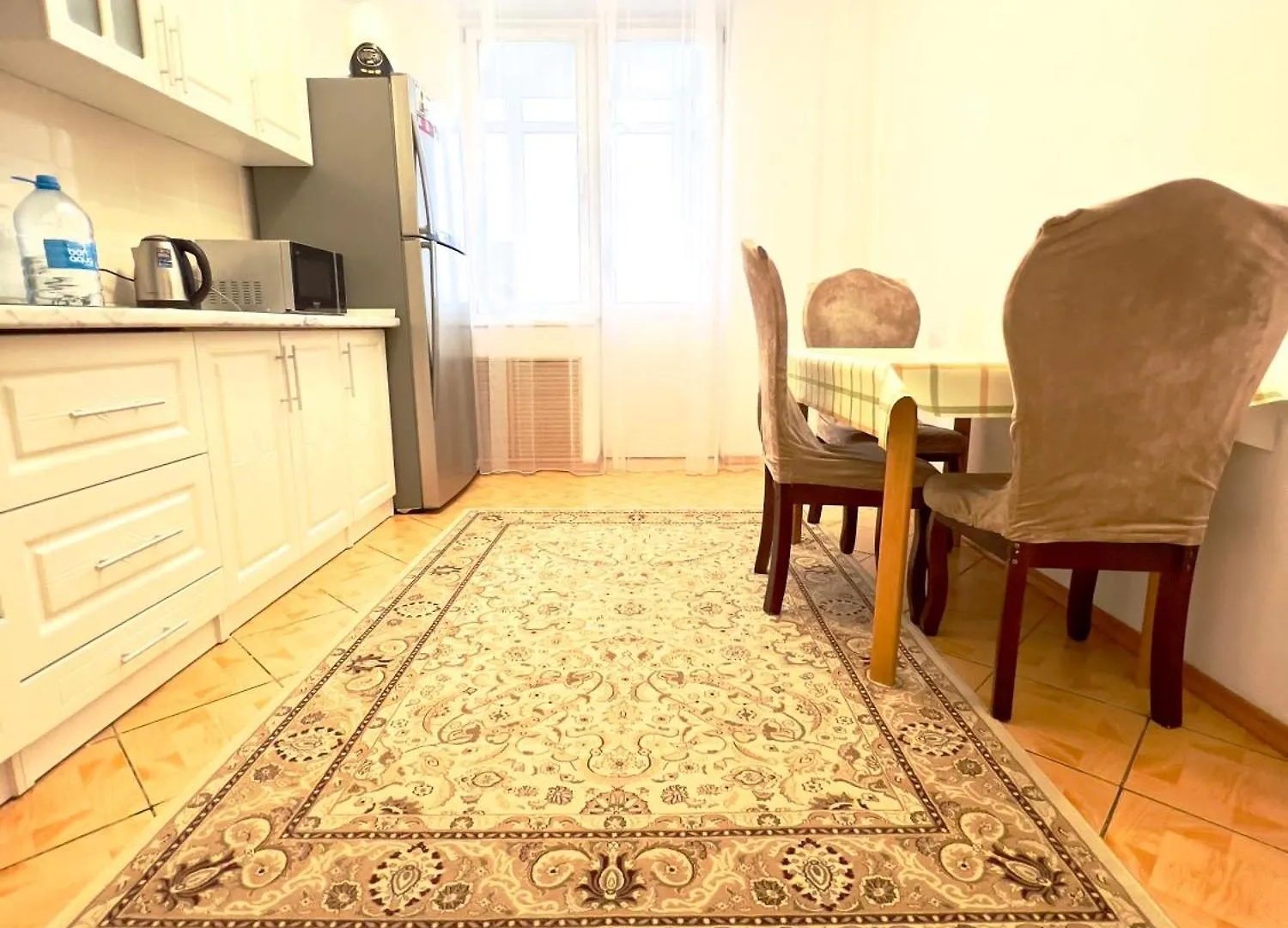 458 Теплая И Уютная Квартира Возле Байтерека С 2 Большими Кроватями Nur-Sultan  Apartment Nur-Sultan (Astana)