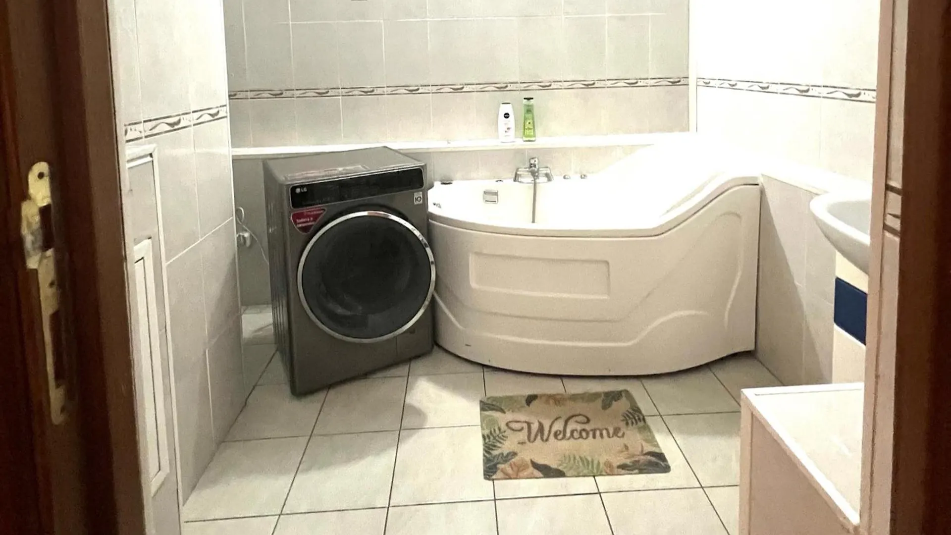 Apartment 458 Теплая И Уютная Квартира Возле Байтерека С 2 Большими Кроватями Nur-Sultan